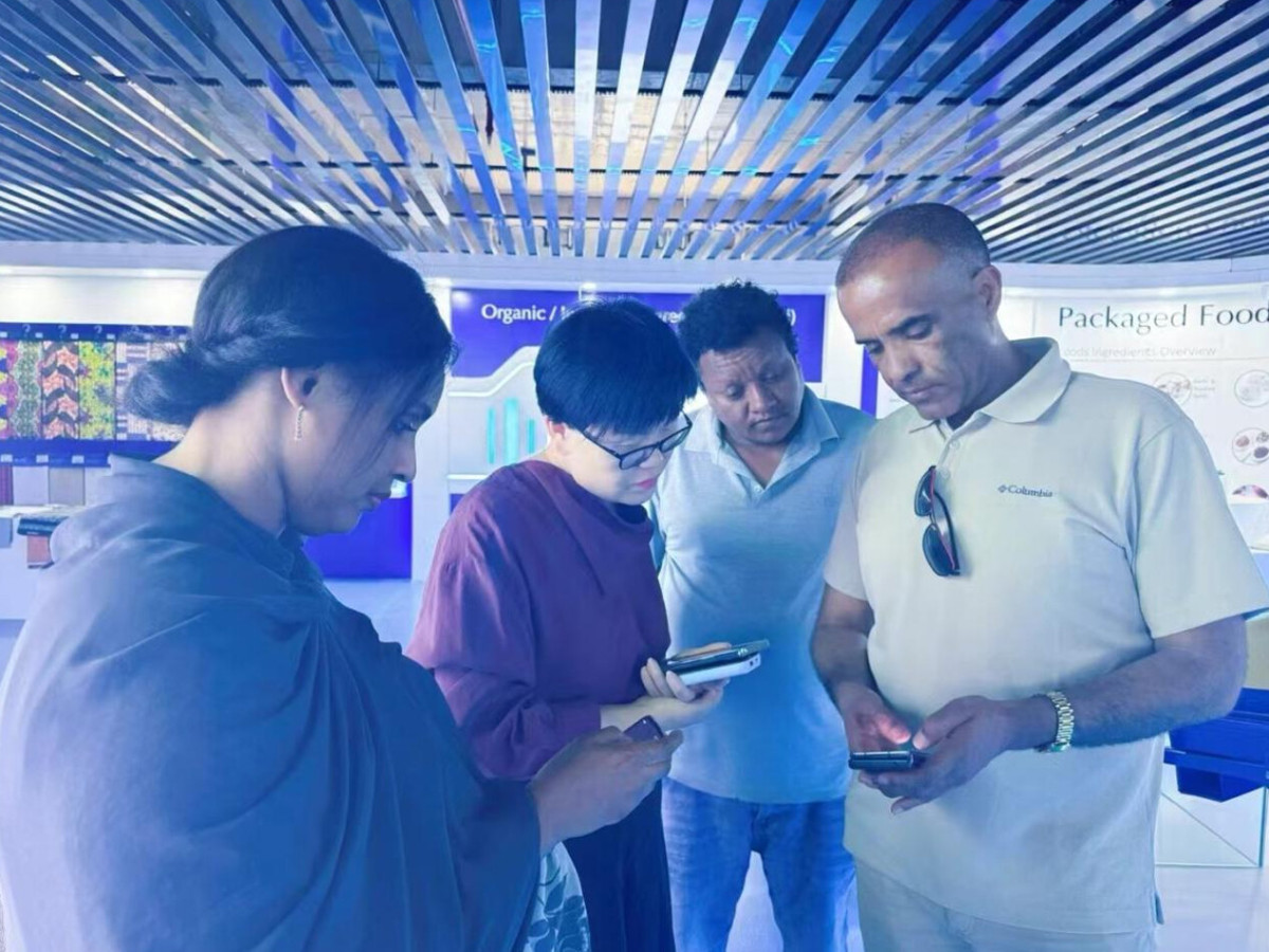 Ethiopian merchants visit Djibouti Cross -E -commerce Exhibition Center!-3.jpg Ethiopian merchants visit Djibouti Cross -E -commerce Exhibition Center!-3.jpg