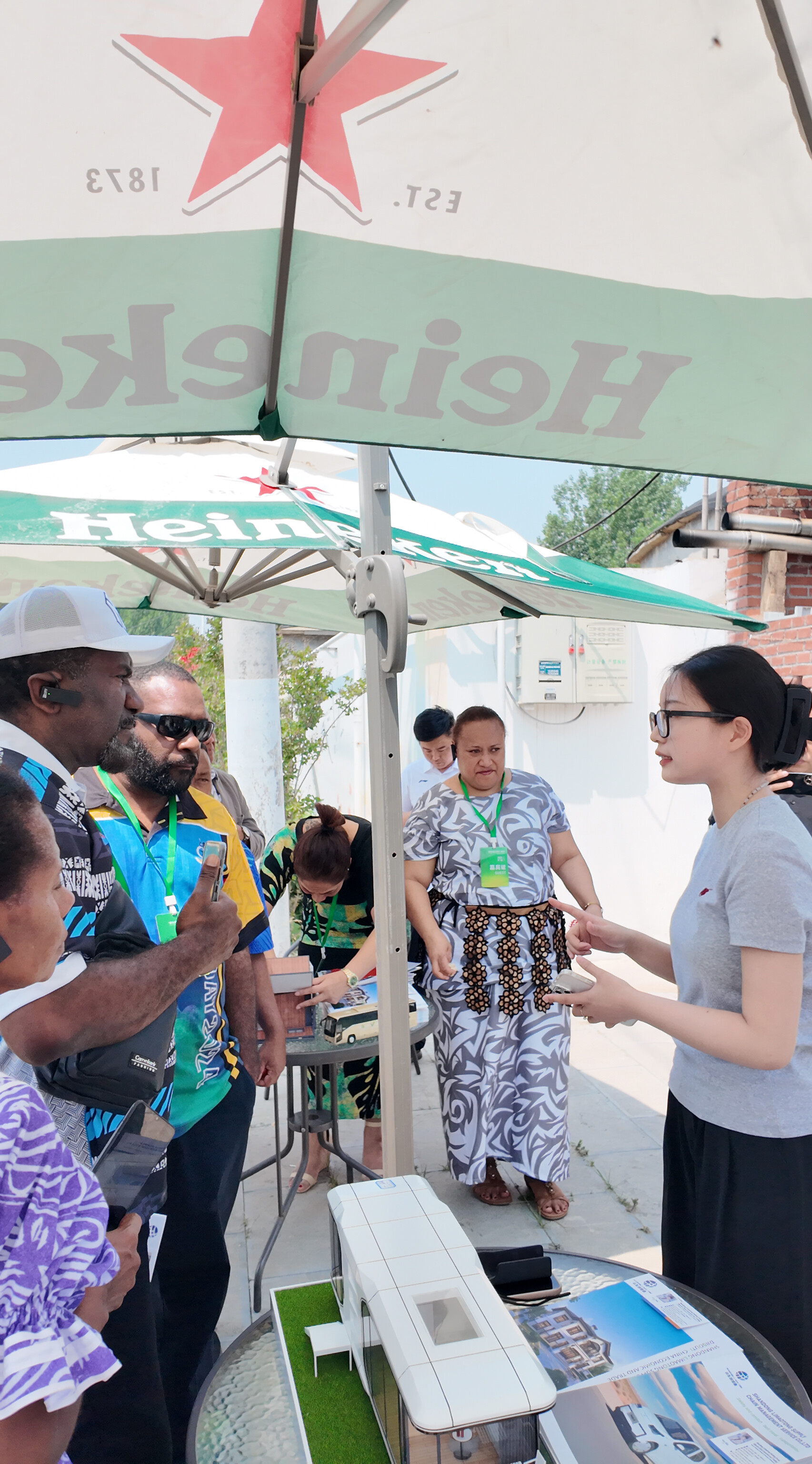 Shandong Limaotong Group's innovative products shine in China-South Pacific Exchange Conference, folding houses are favored by cooperation from many countries