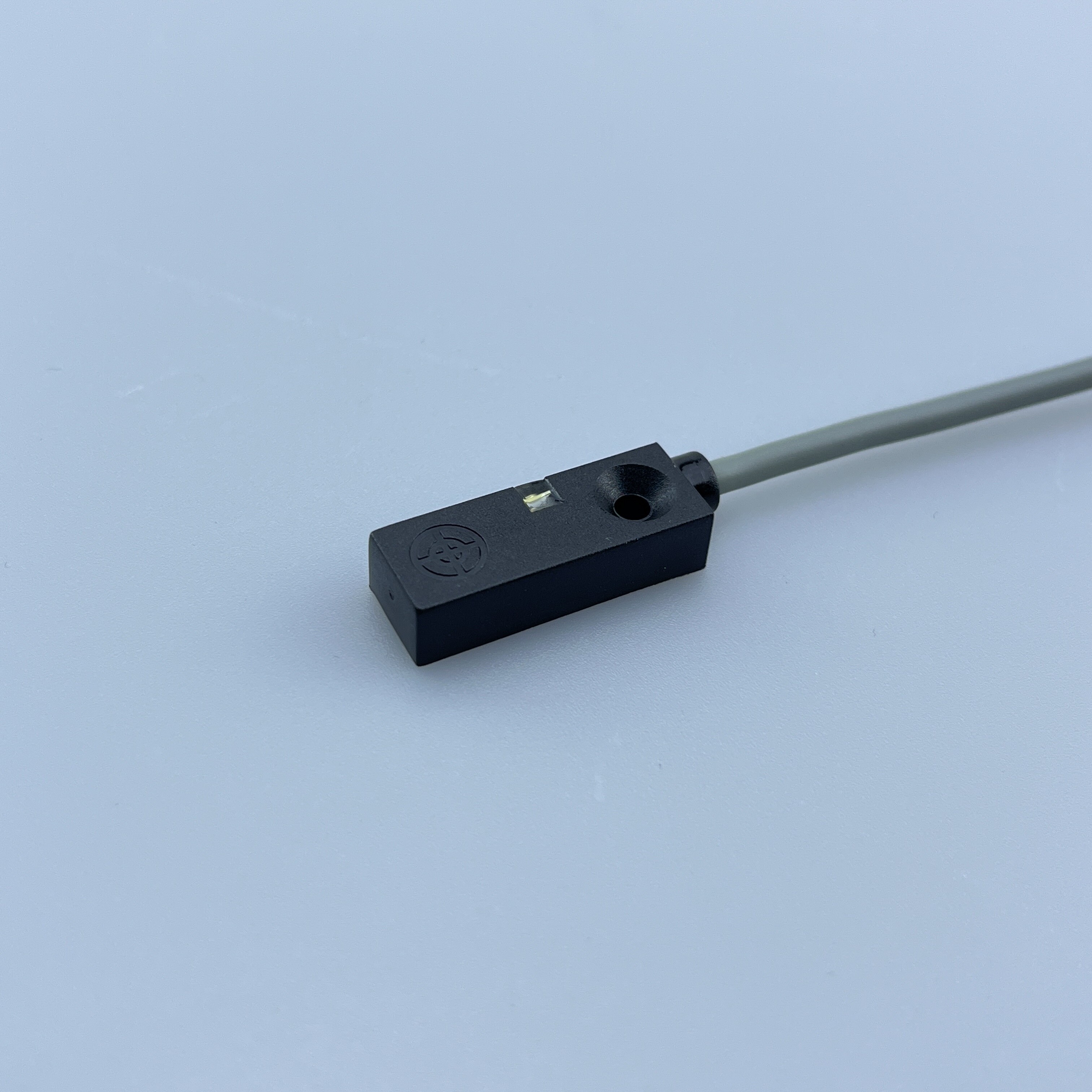 Q10 Inductive proximity sensor