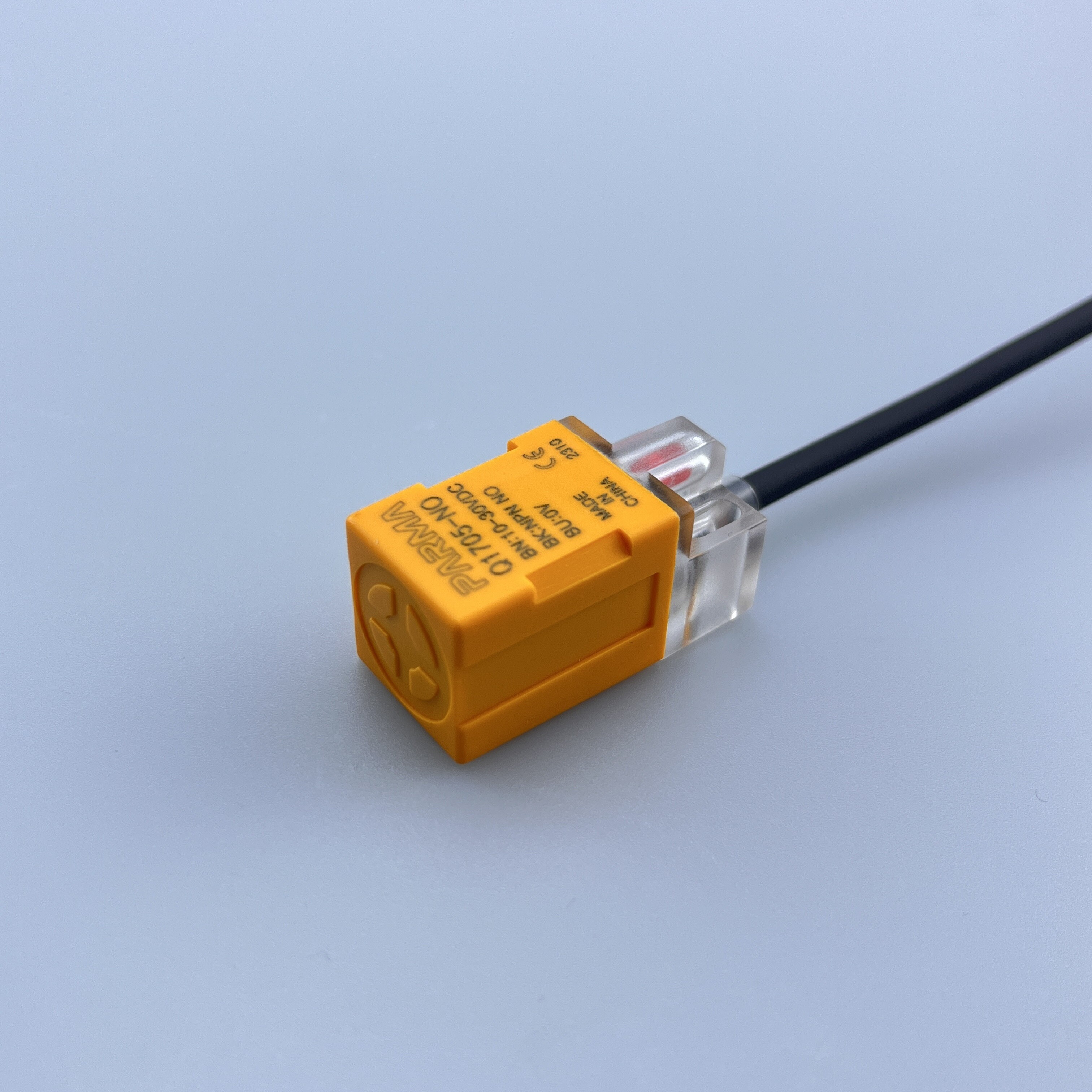 Q17 Inductive proximity sensor