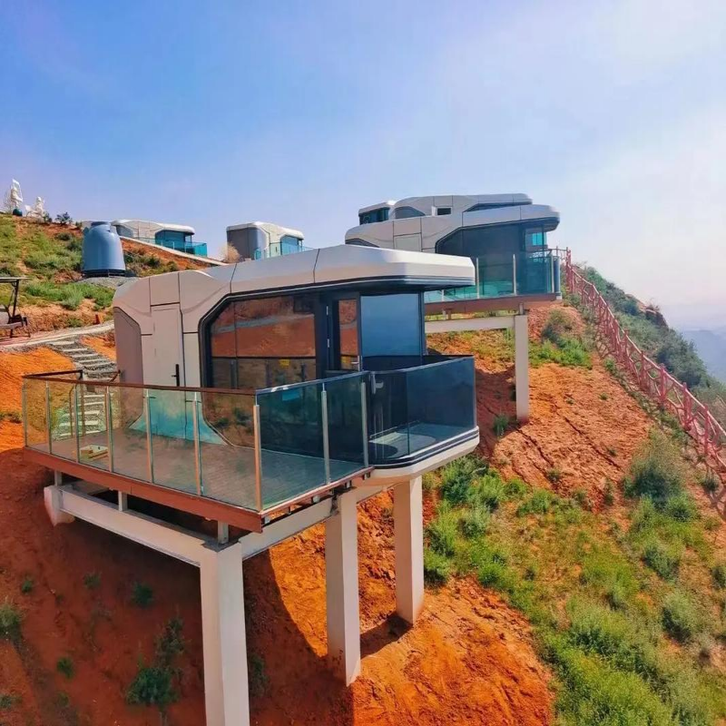 Space Capsule B7 Space Capsule B7