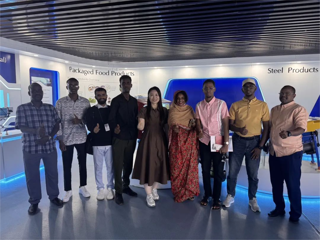 Le Centre d'exposition de commerce électronique transfrontalier de Djibouti a organisé avec succès une réunion de promotion de produits. Les clients d'Afrique de l'Est se sont réunis pour explorer les opportunités commerciales