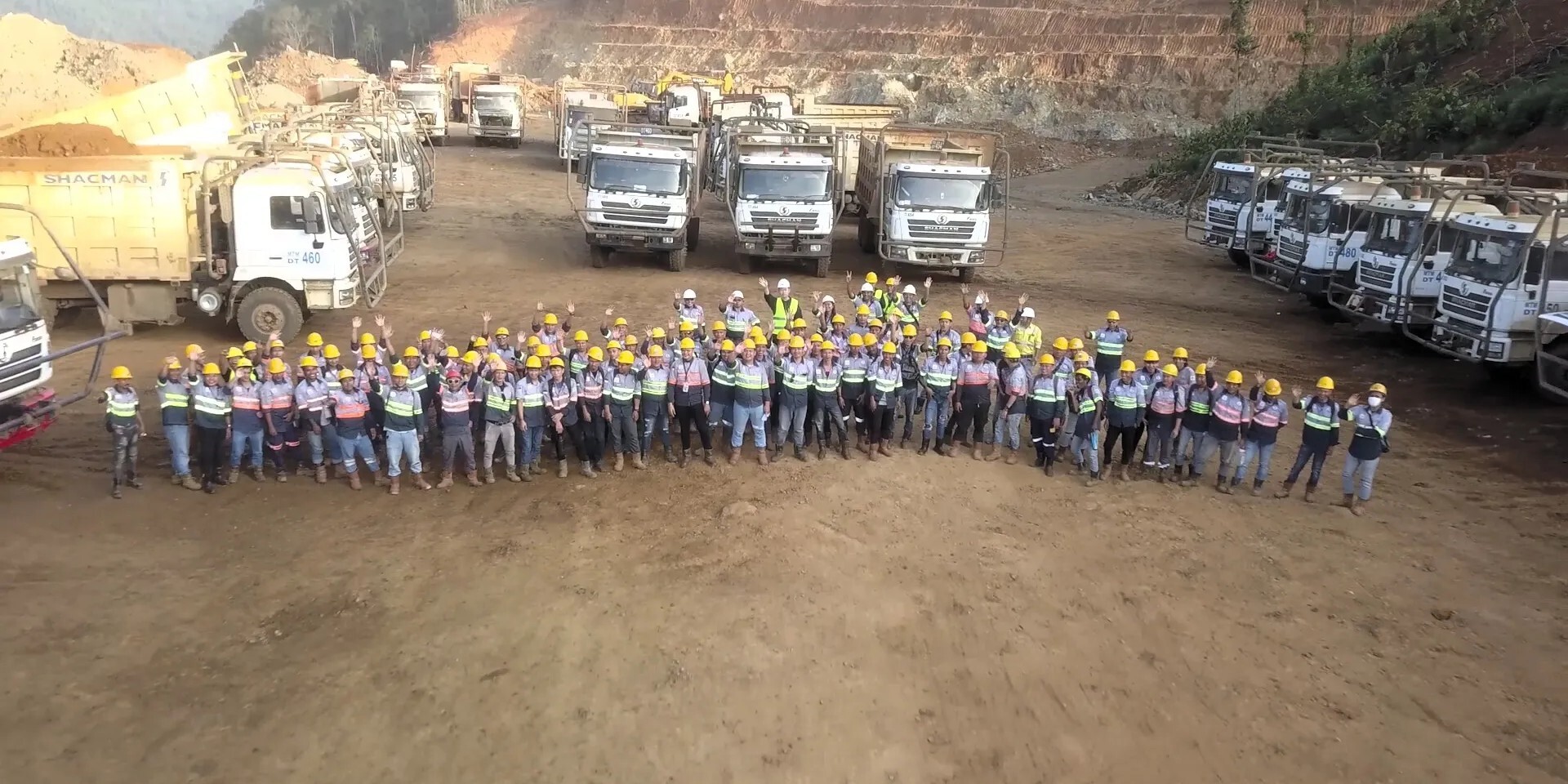 SHACMAN F3000 6X4 DUMP TRUCK IN MINING@1x.jpg