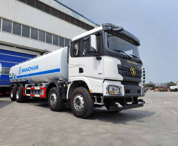 X3000 8X4 Sprinkler Tanker Truck