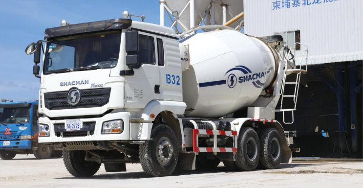 Maximize Productivity with the H3000 8X4 Mixer Truck
