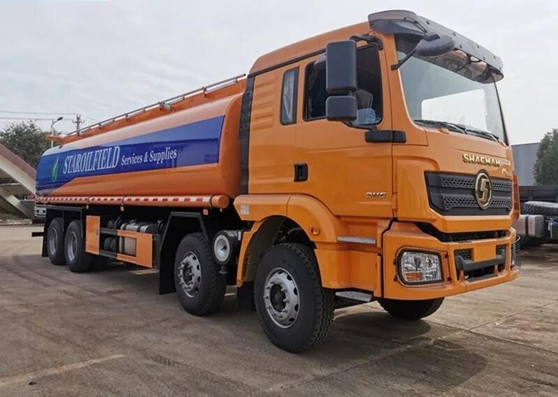 H3000 8×4 Oil Tanker Truck