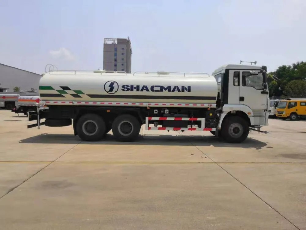 H3000 6×4 Sprinkler Truck