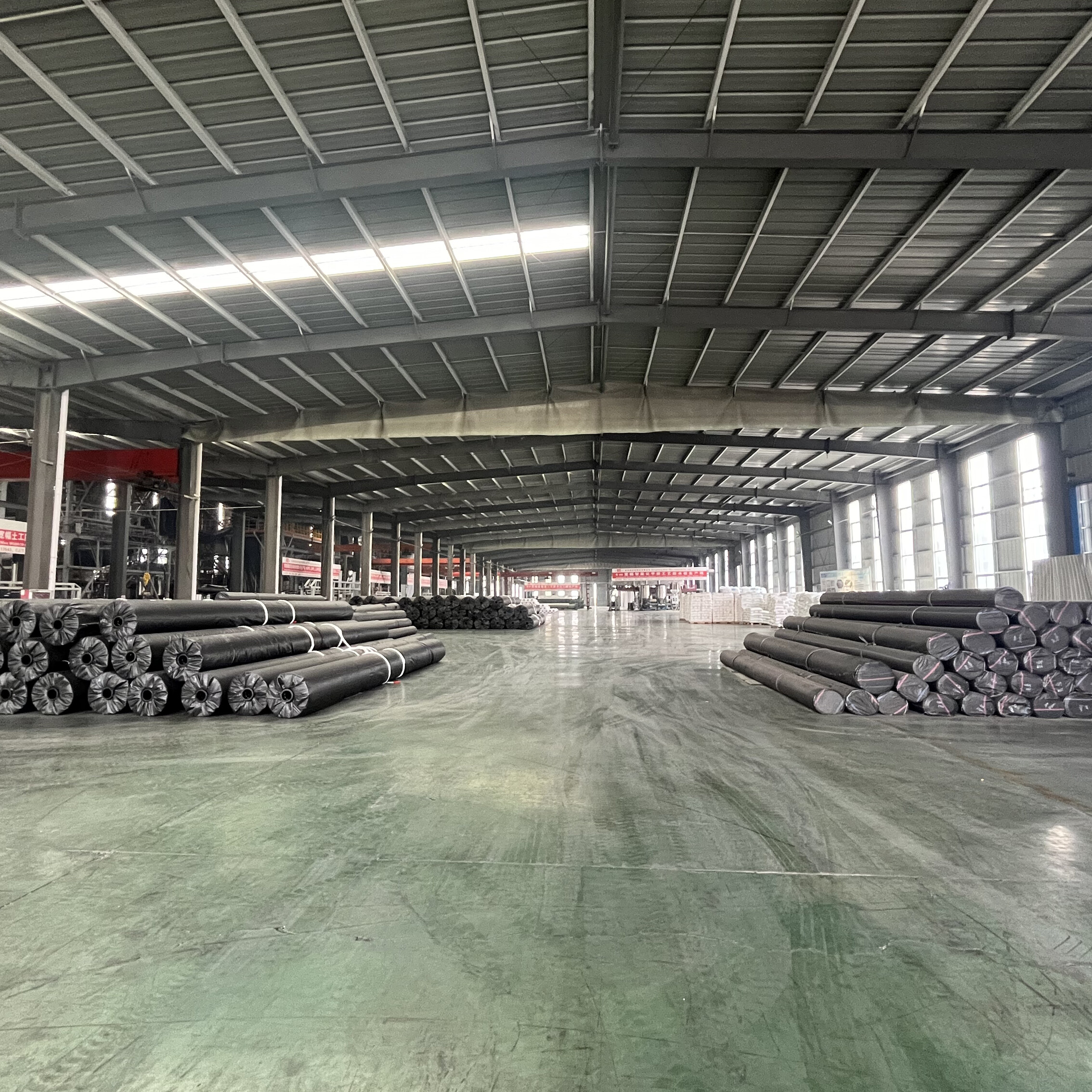 Geosynthetic Clay Liner With HDPE Geomembrane