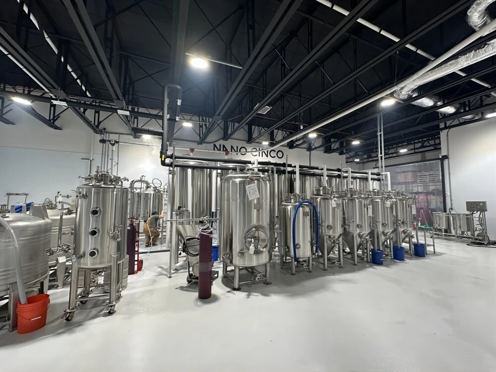 Vertical Bright Beer Tank