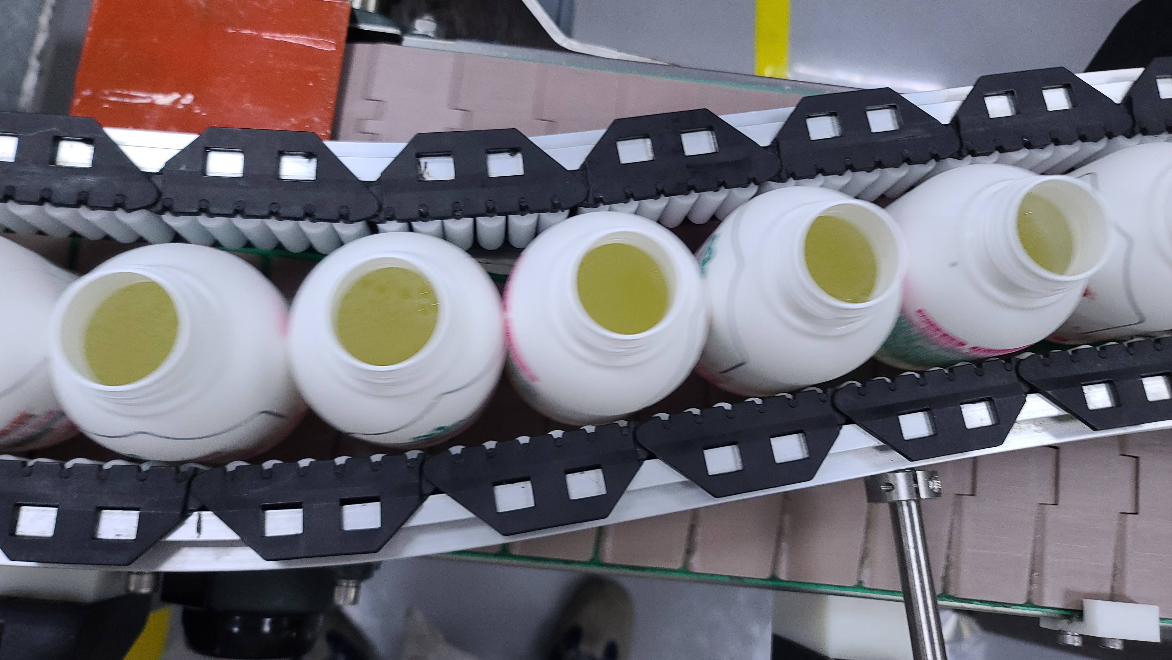 Liquid filling line: how to ensure filling accuracy on efficient production line?