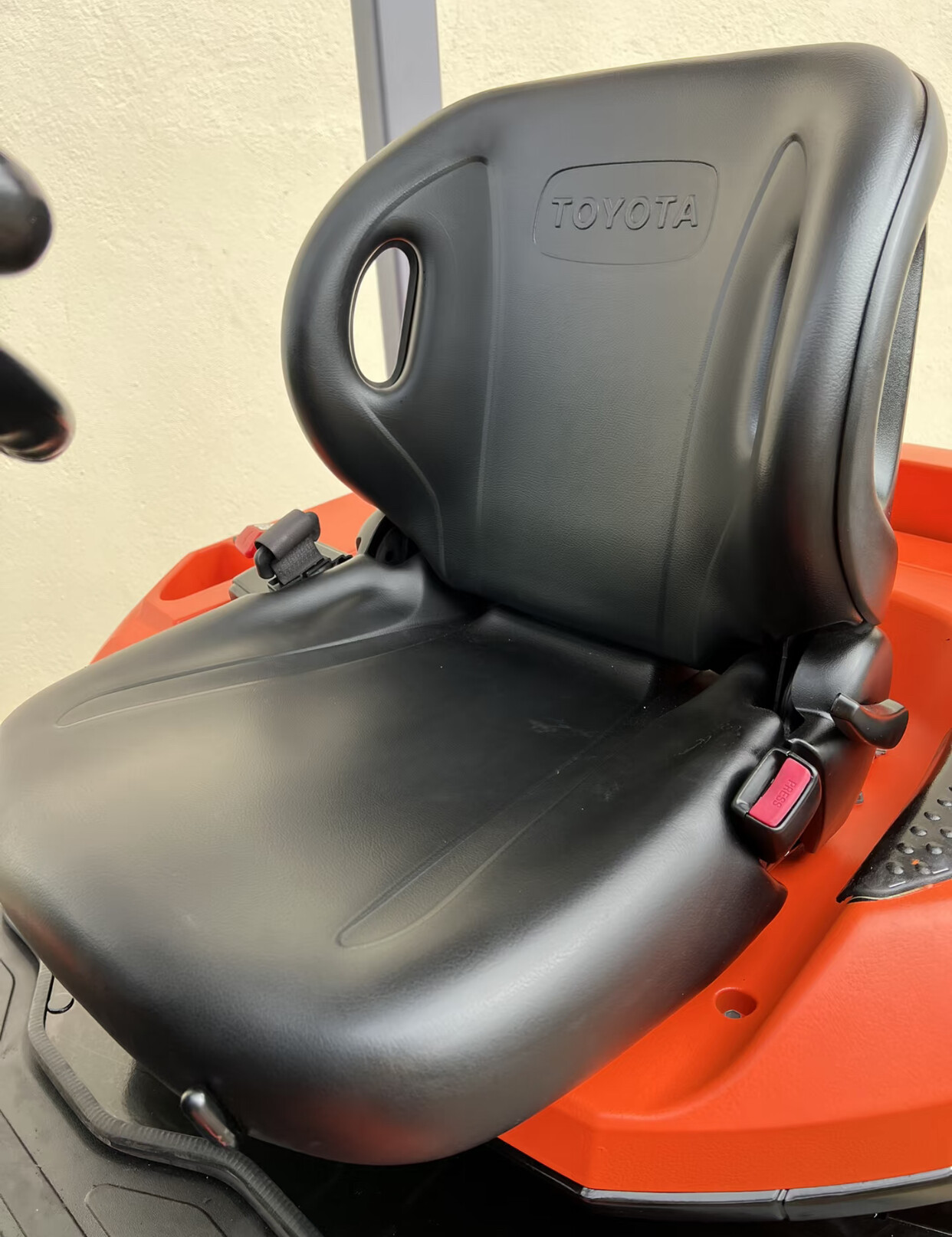 TOYOTA 1.5-5 TON INTERNAL COMBUSTION ENGINE FORKLIFT