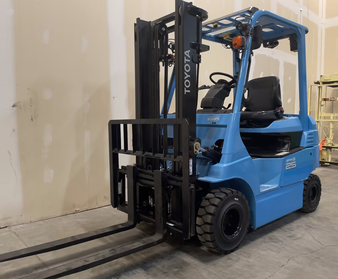 TOYOTA 2.5-5 TON ELECTRIC FORKLIFT