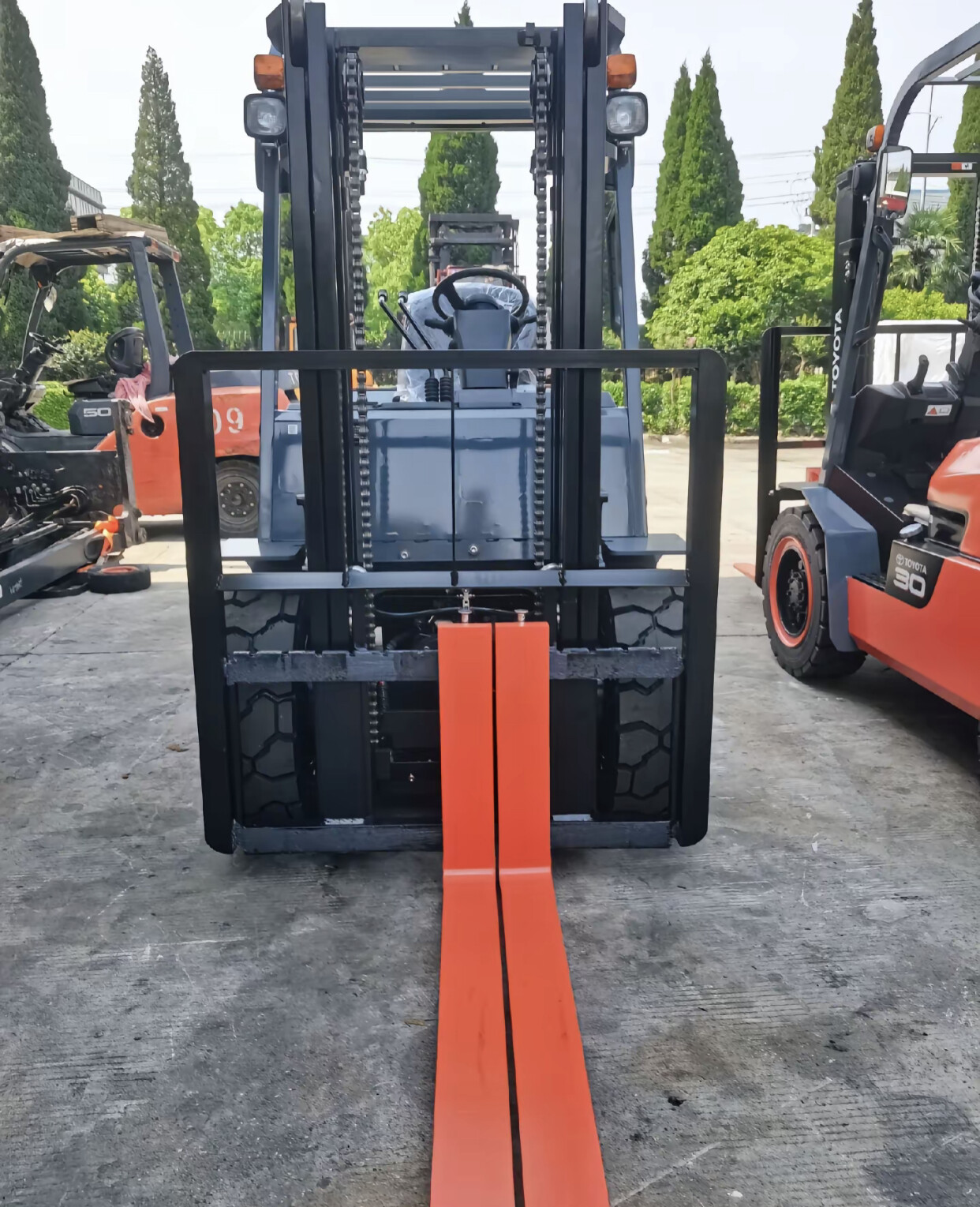 TOYOTA 3-10 TON INTERNAL COMBUSTION ENGINE FORKLIFT