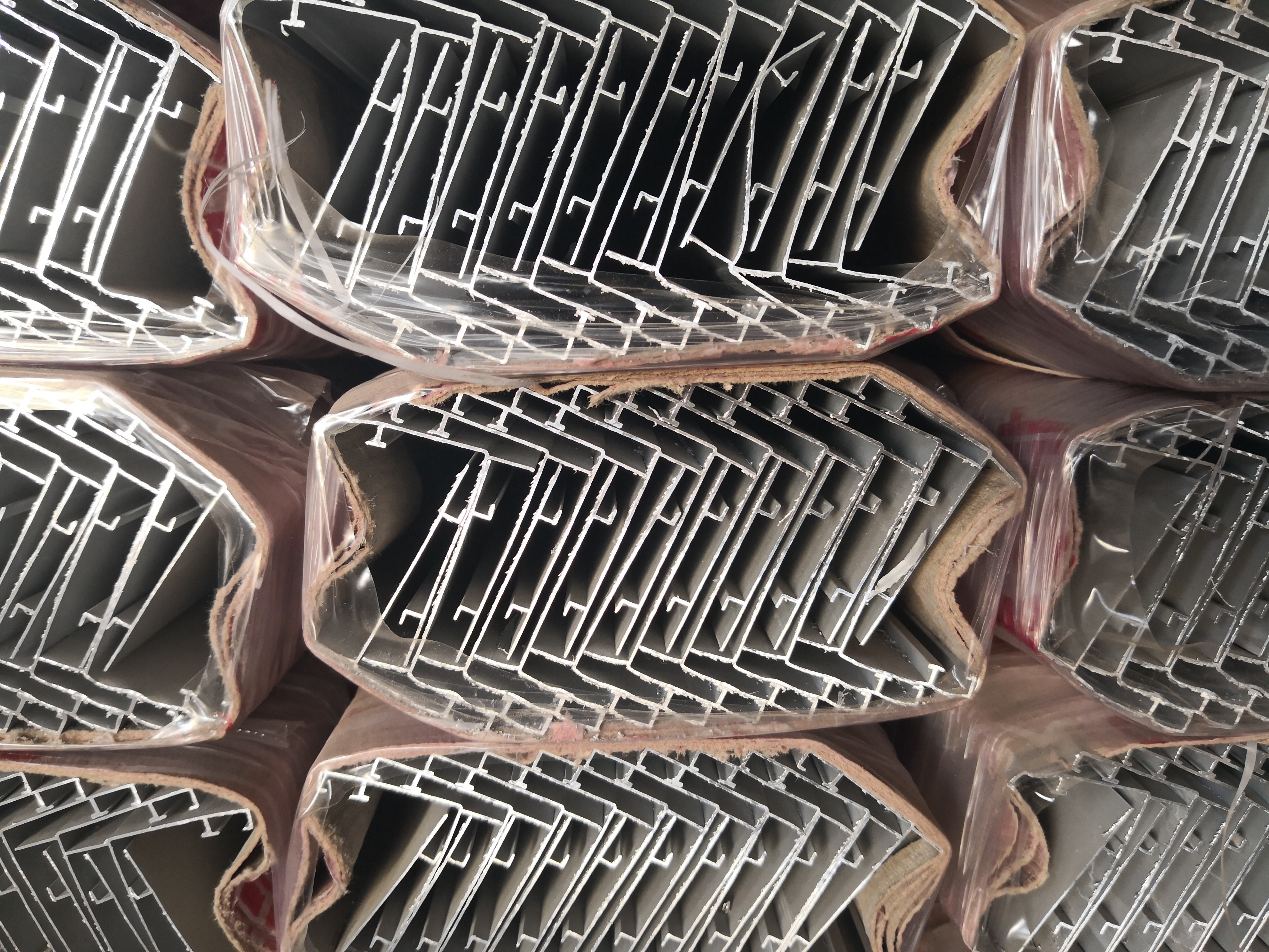 Aluminum profiles for air ducts and air conditioners