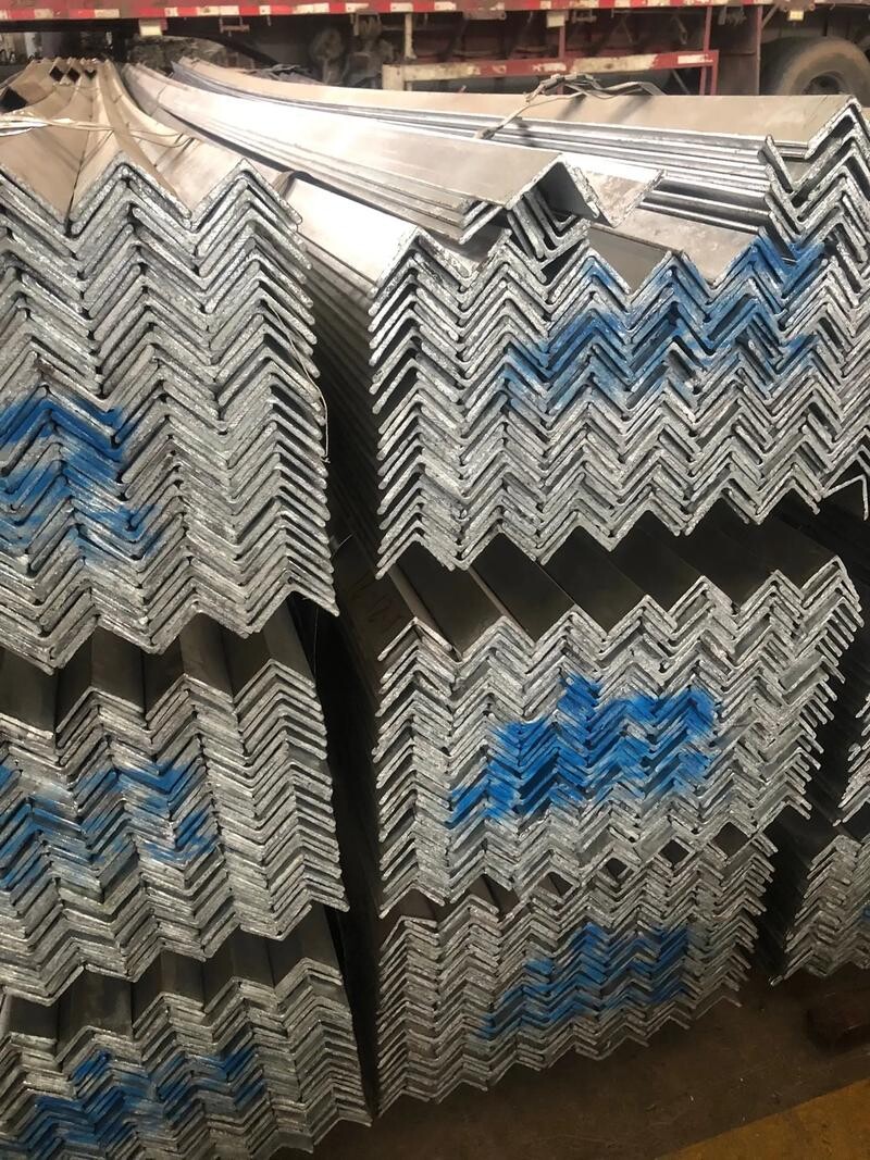 Carbon A36 A572 A573 Angle Steel Carbon A36 A572 A573 Angle Steel