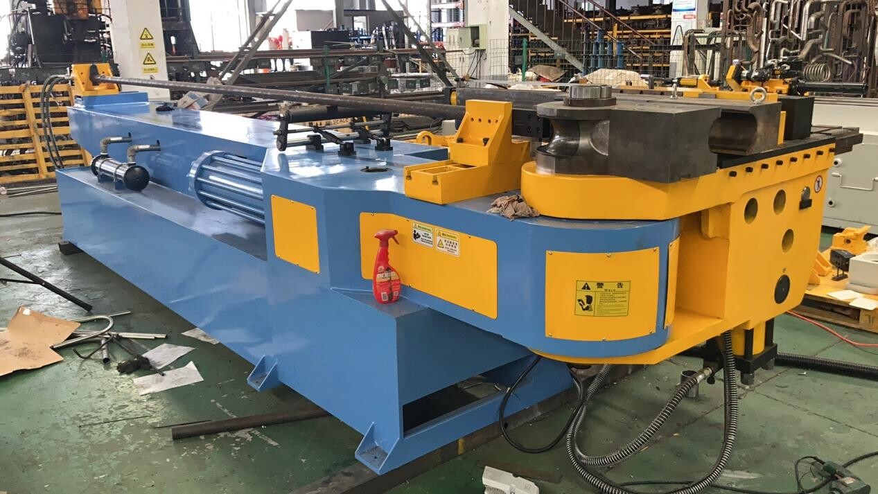 Single head hydraulic pipe bender DW114NC