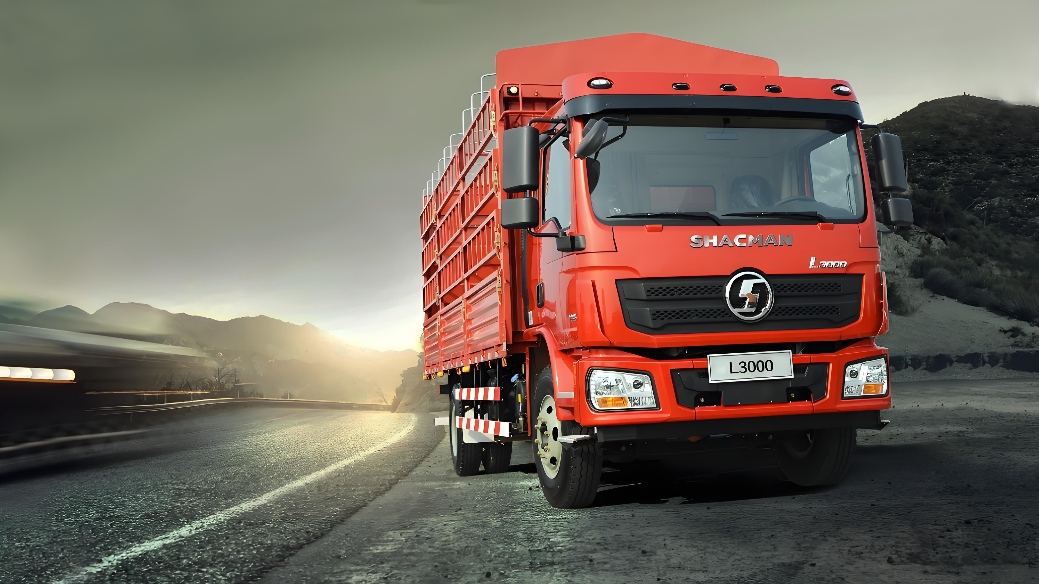 Le L3000 est un camion de taille moyenne destiné au transport logistique interurbain, à l'assainissement municipal et à la construction urbaine, avec une vitesse économique de 40~60km/h.