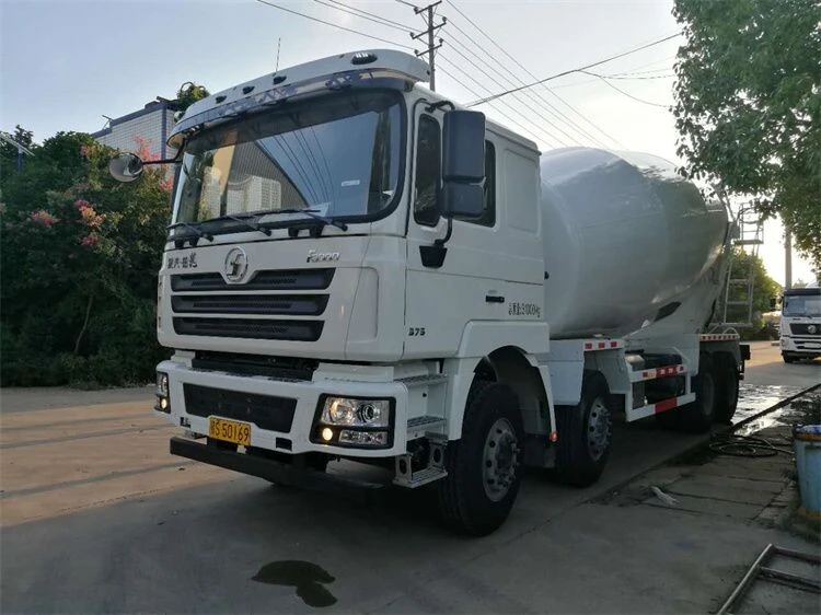 Camion malaxeur de ciment F3000 8x4