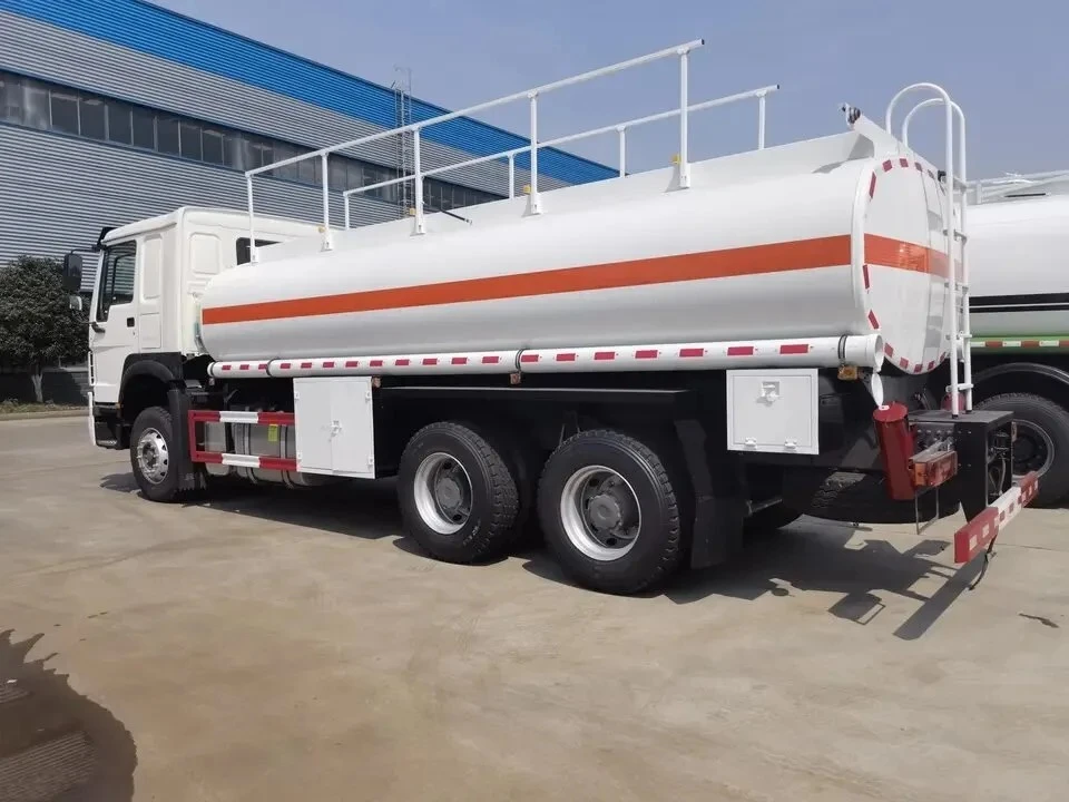Camion-citerne pétrolier F3000 6x4
