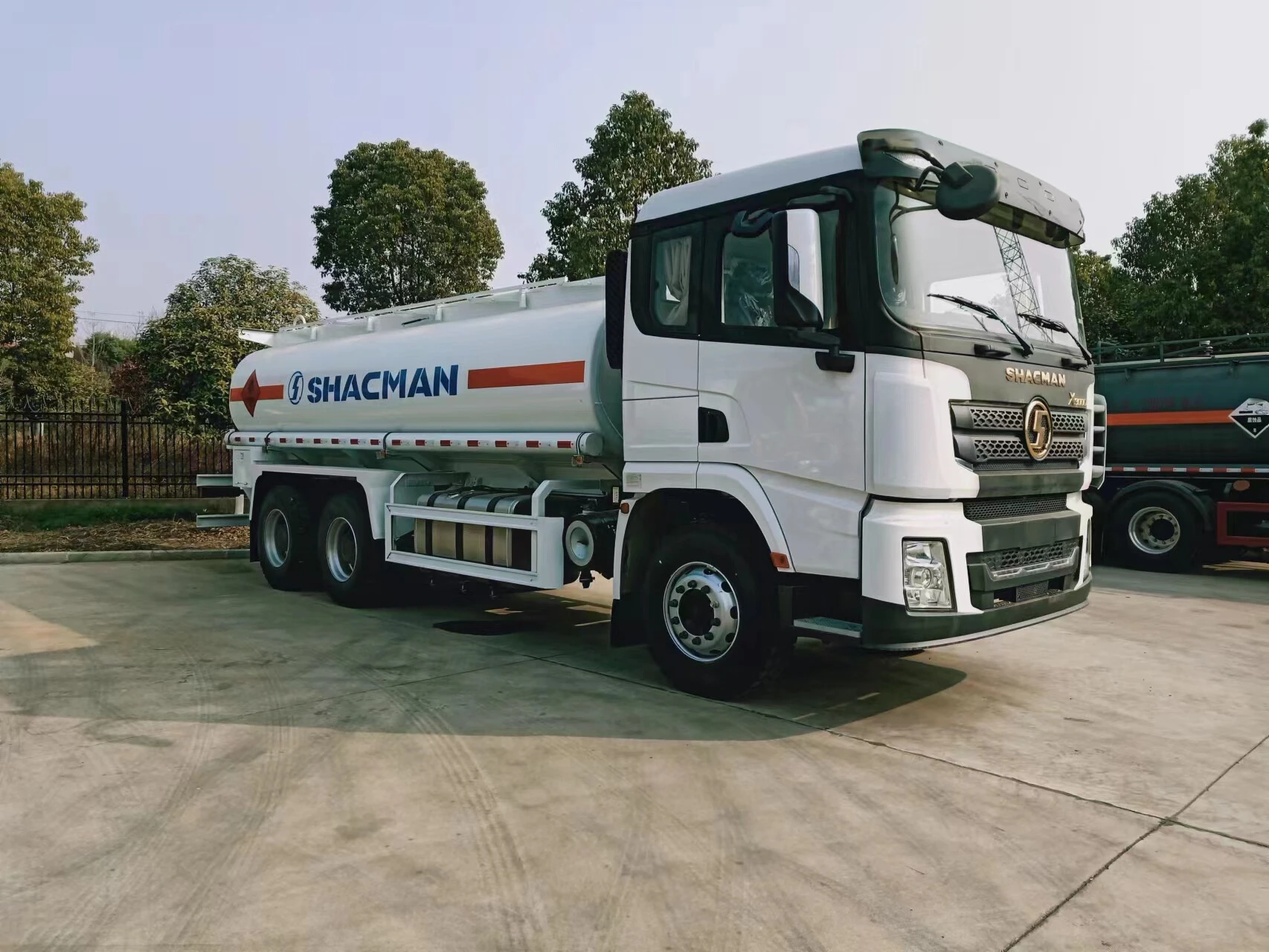 Camion-citerne de pétrole X3000 6X4