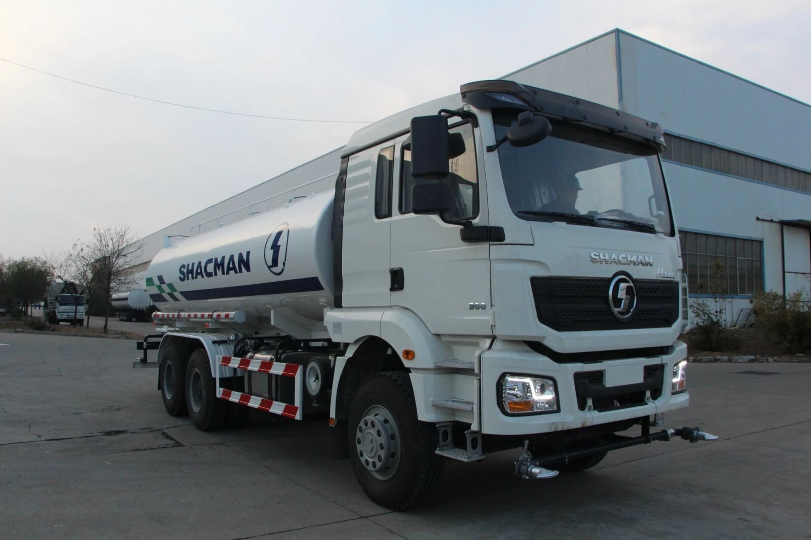 Camion d'arrosage H3000 6×4