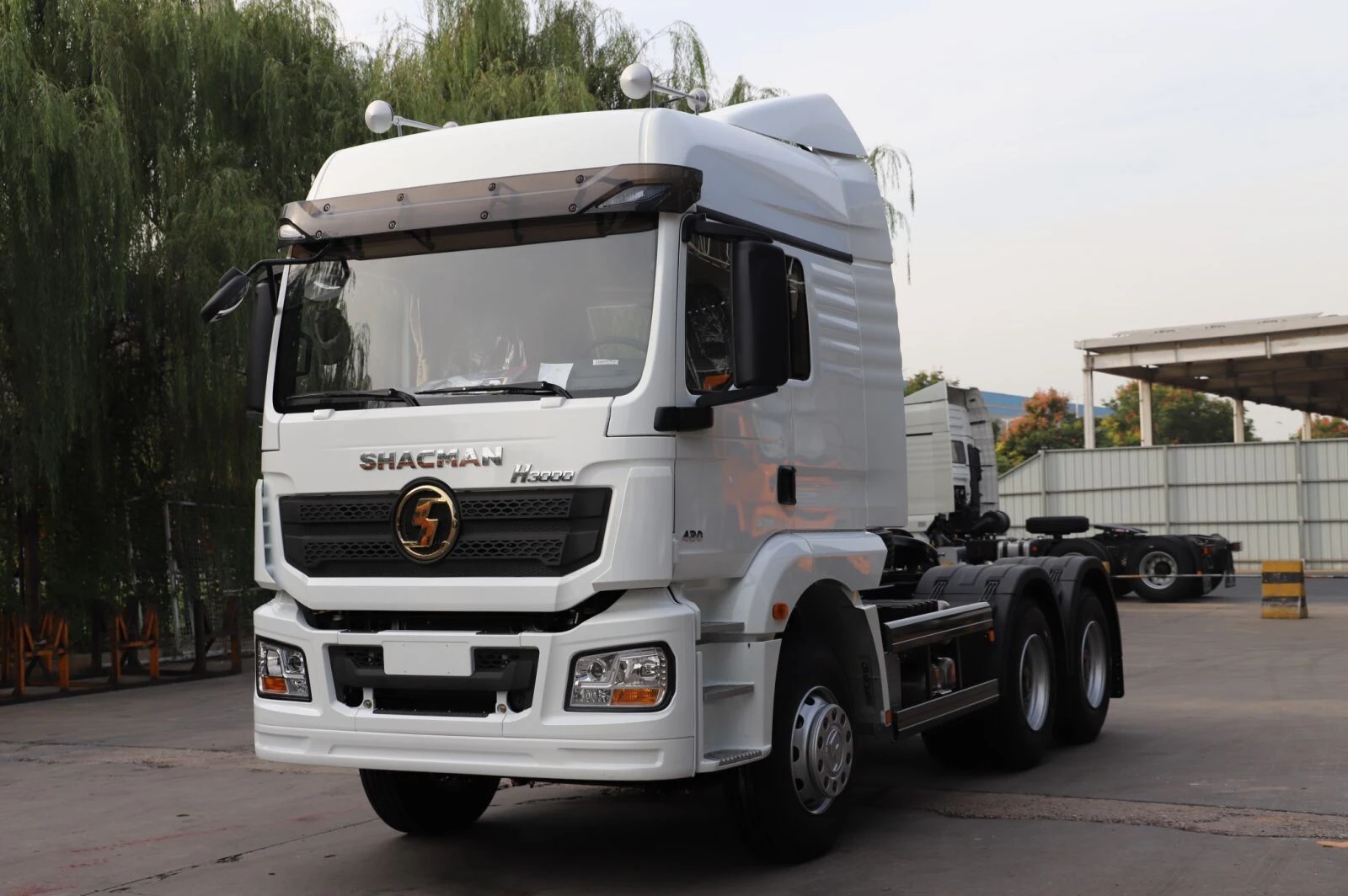 Camion tracteur H3000 6X4