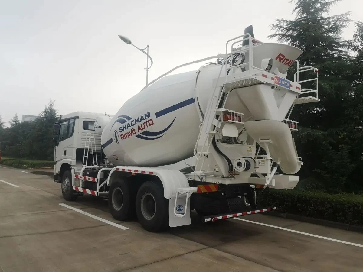 Camion malaxeur à béton X3000 6x4
