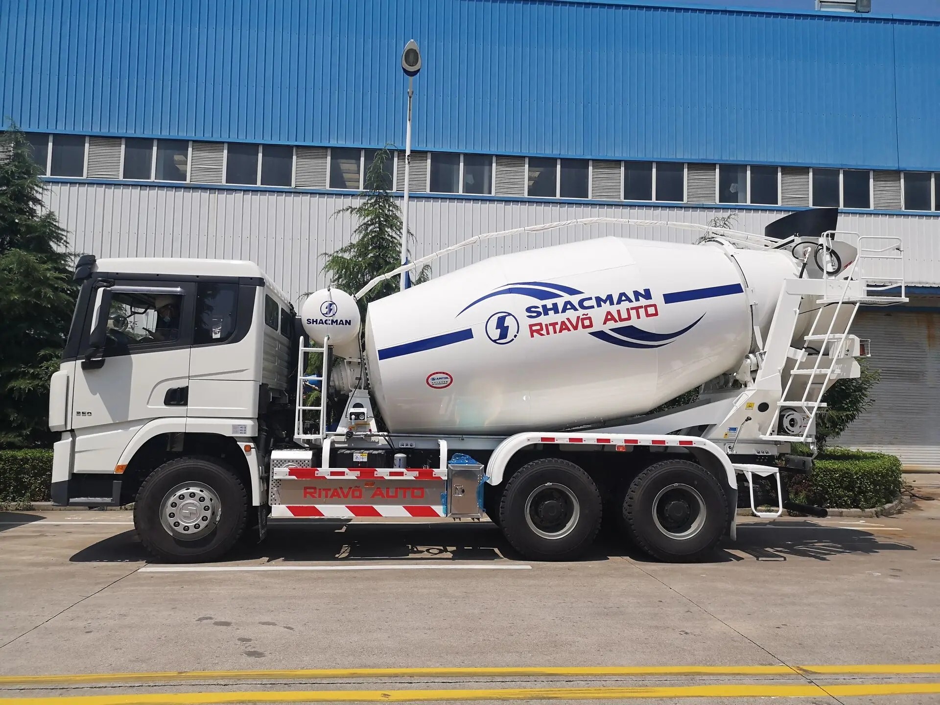 Camion malaxeur à béton X3000 6x4