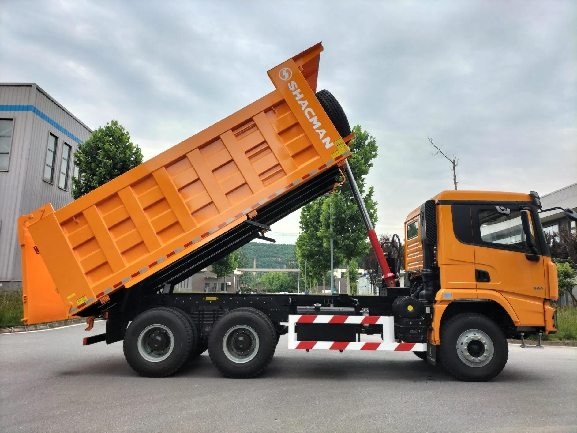  Camion à benne X3000 6x4
