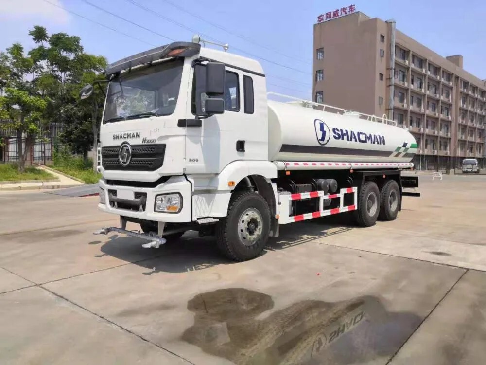 Camion d'arrosage H3000 6×4