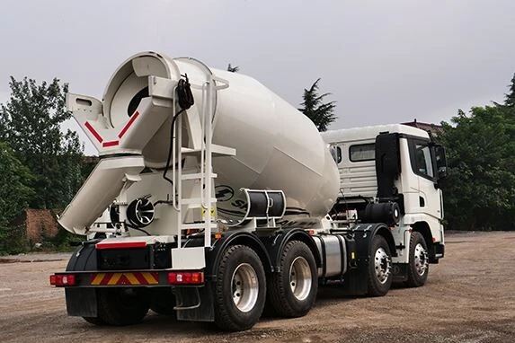 Camion malaxeur de ciment X5000 8x4