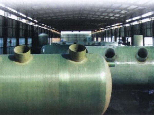 Glass fiber reinforced plastic septic tank