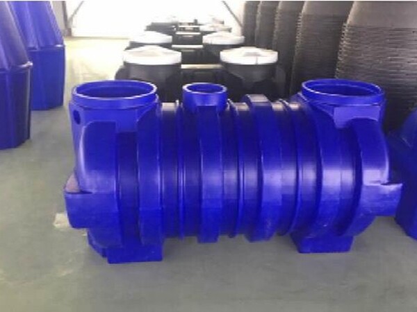 Integrated rotomolded three-format septic tank-01