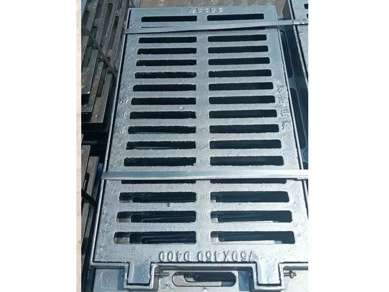 Cast iron manhole cover-02