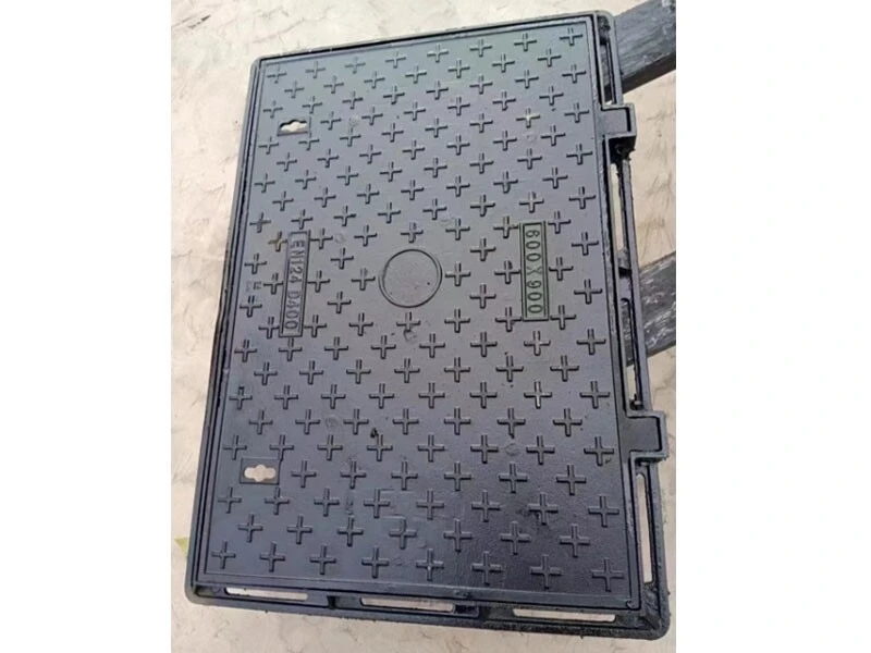 Cast iron manhole cover-03
