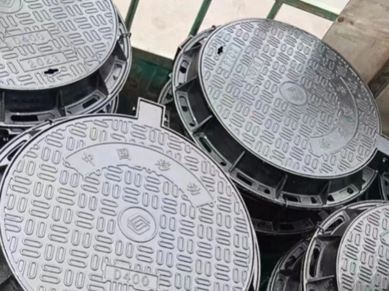 Cast iron manhole cover-04