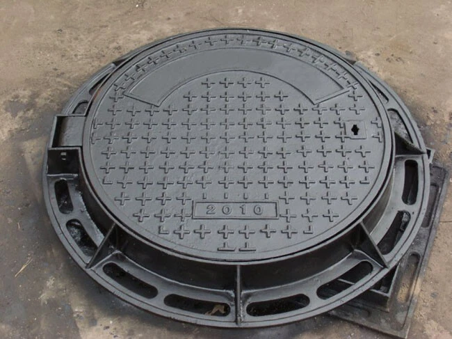Cast iron manhole cover-08