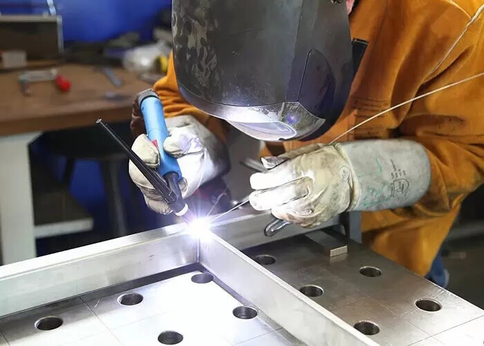 Advantages of stainless steel in sheet metal manufacturing