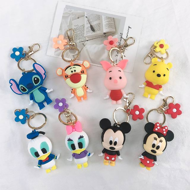 Japanese anime Mickey Keychain Minnie Sdia Tigger pendant exquisite key chain car bag pendant 2282609