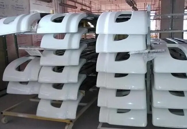 Pare-chocs en fibre de verre