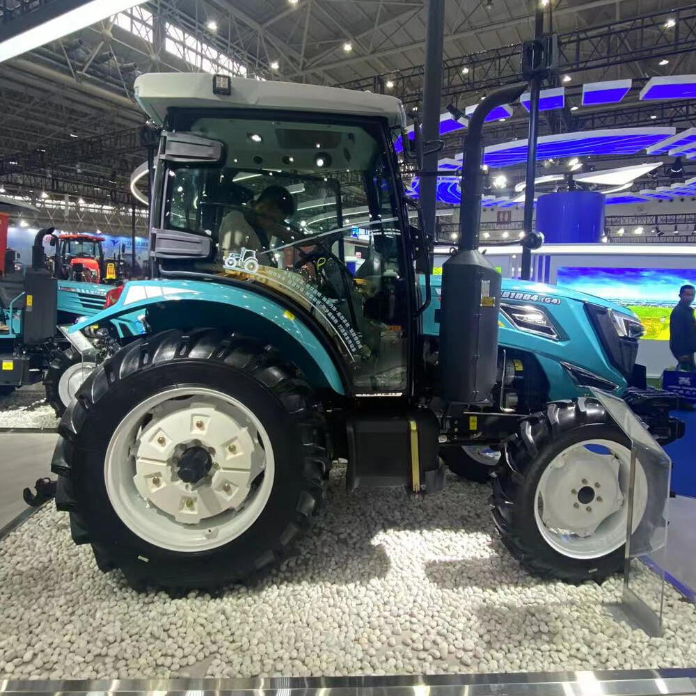 Capots et ailes de tracteurs