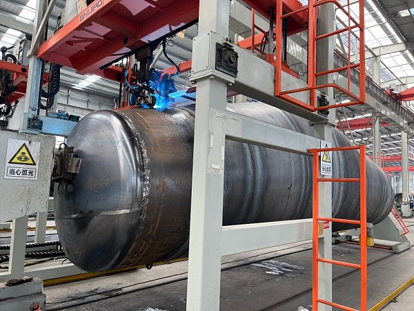 2.Special Shape Automatic Welding Process.jpg