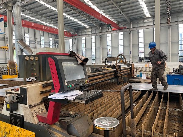 3..Tanker Trailer Plate Cutting Machin.jpg