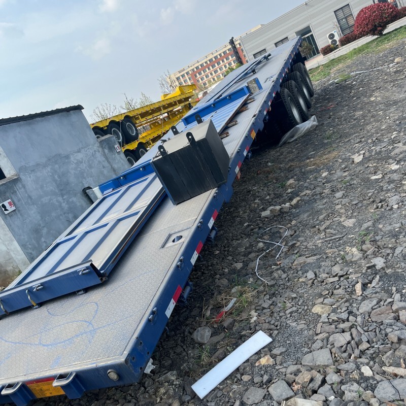 4 axles 70 Ton  flatbed trailer