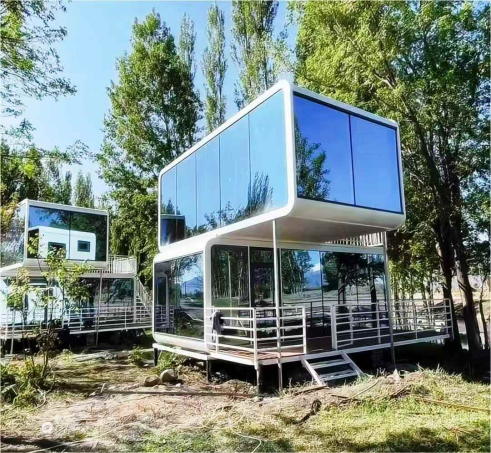 1789700960959409125683720192.png Apple Cabin