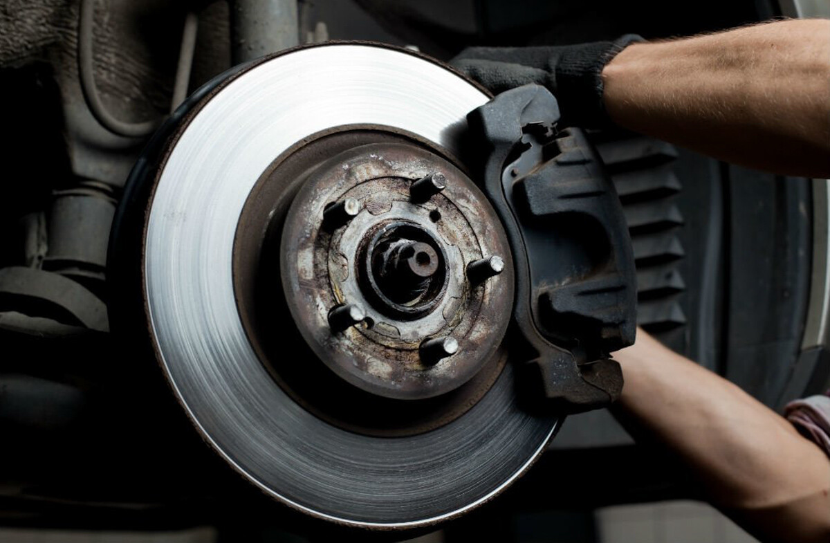 What are the Signs that I Need New Brake Pads?