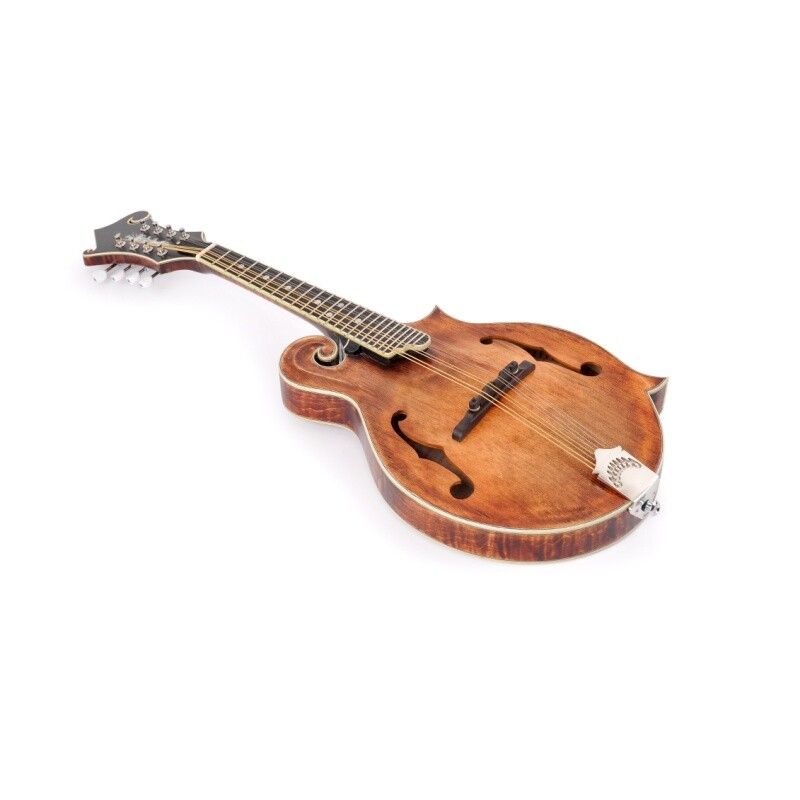 Mandoline avec une belle finition classique style F