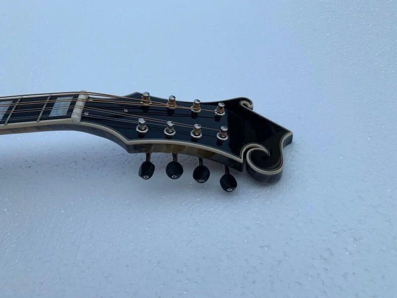 Mandoline guitare style F (AOM-F105)