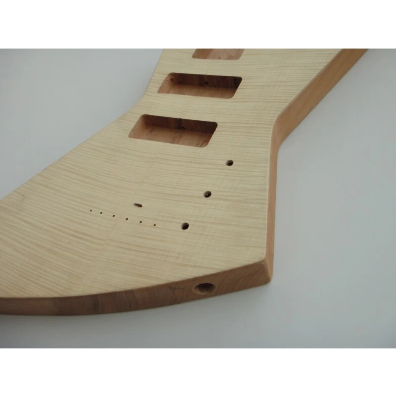 Kit de guitare basse électrique à 5 cordes avec corps en acajou brut Afanti et érable flammé