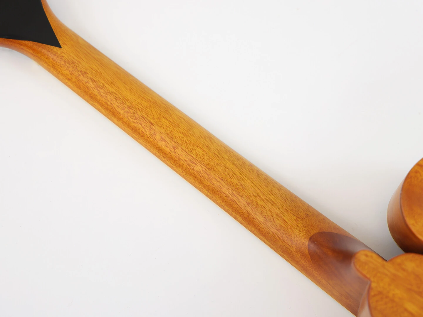 Table en épicéa massif Afanti, manche et dos en acajou, mandoline octave style F